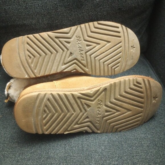 Sketchers Boots - Picture 3 of 5